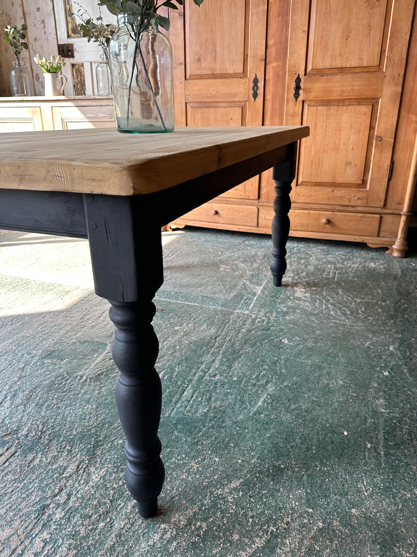 Rustic farmhouse table 6 seater