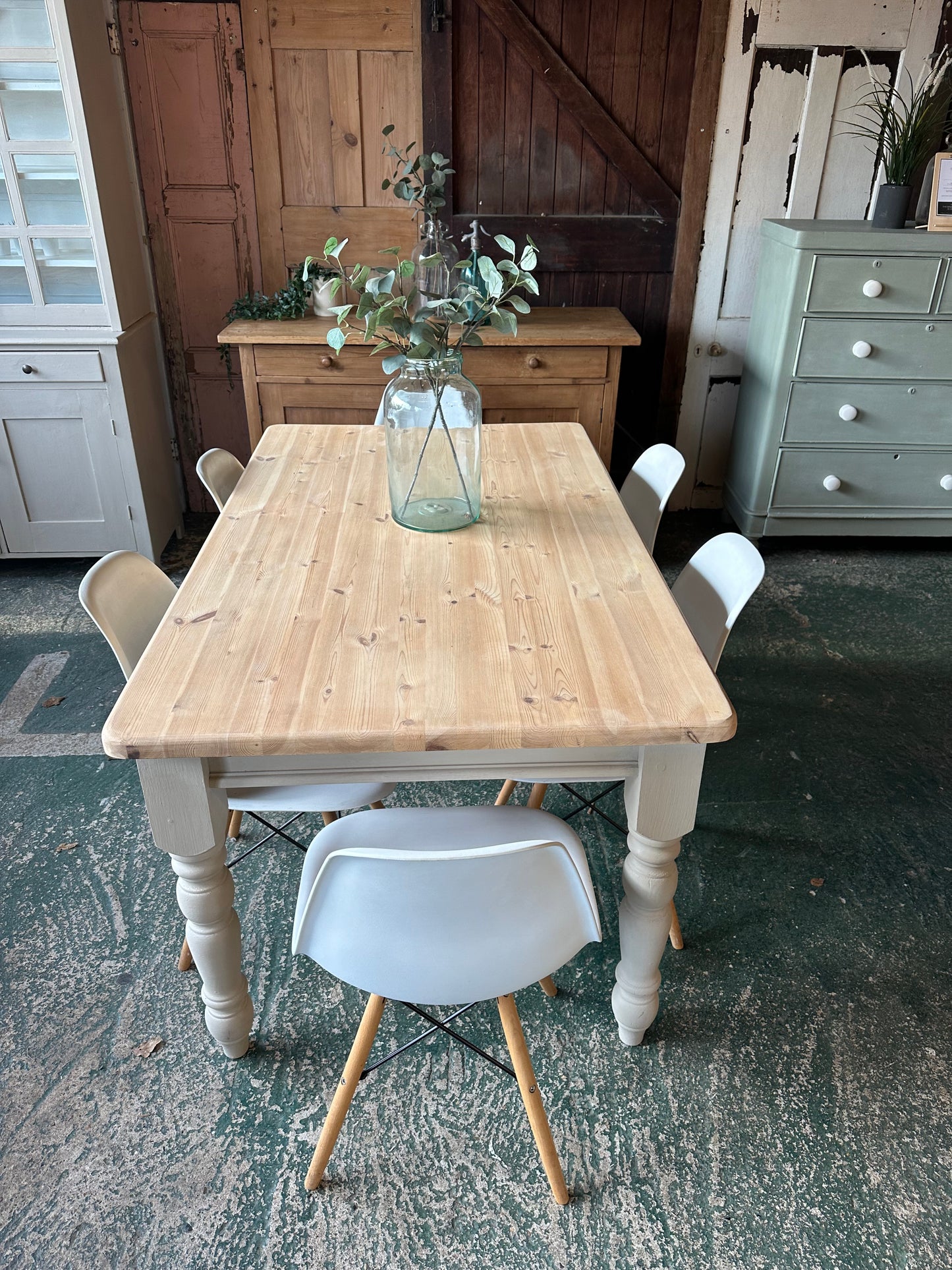 Rustic farmhouse table 6 seater