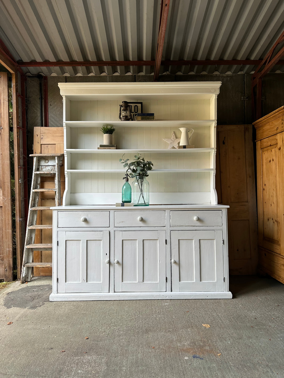 Vintage dresser
