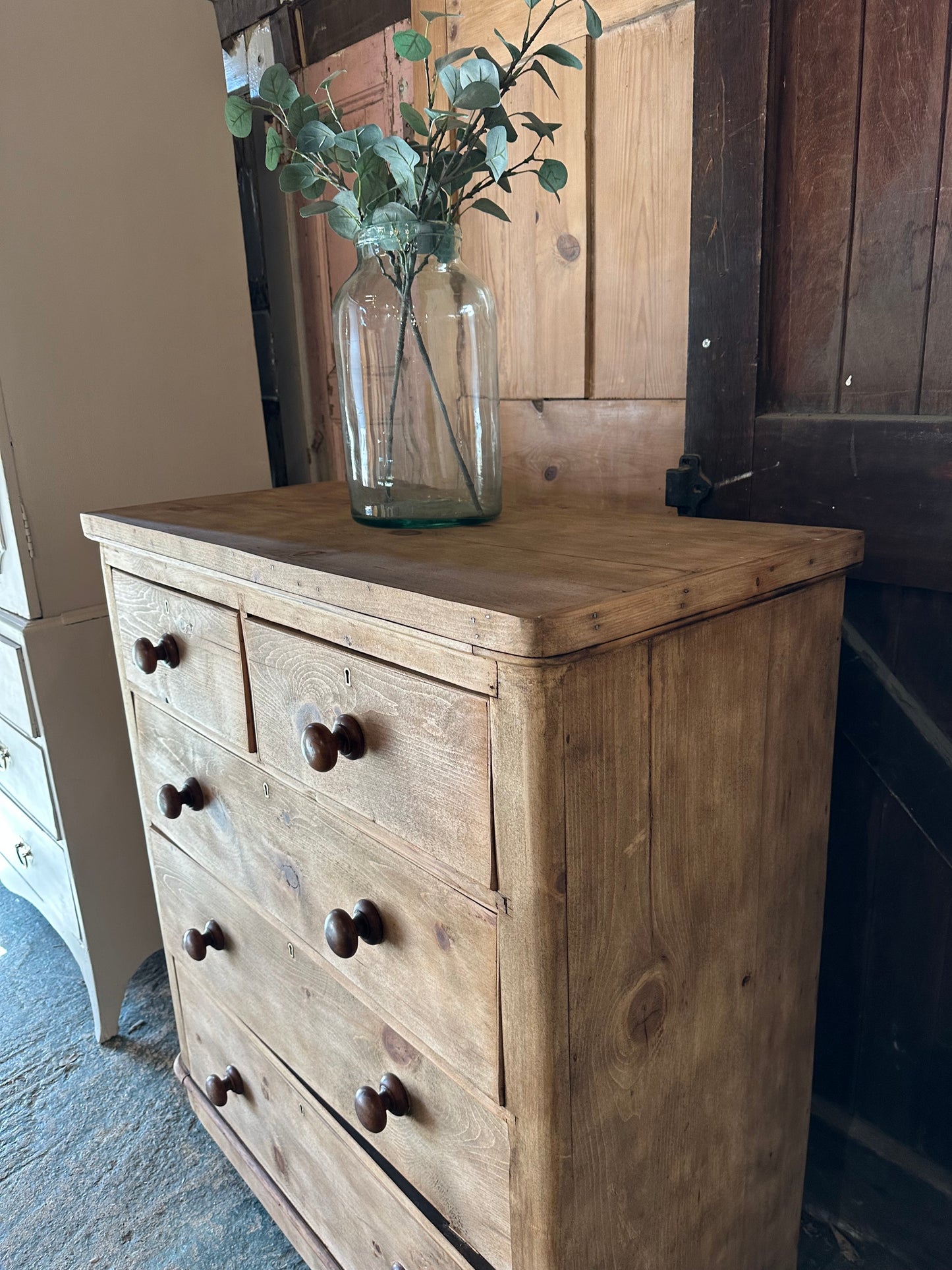 Vintage chest of drawers
