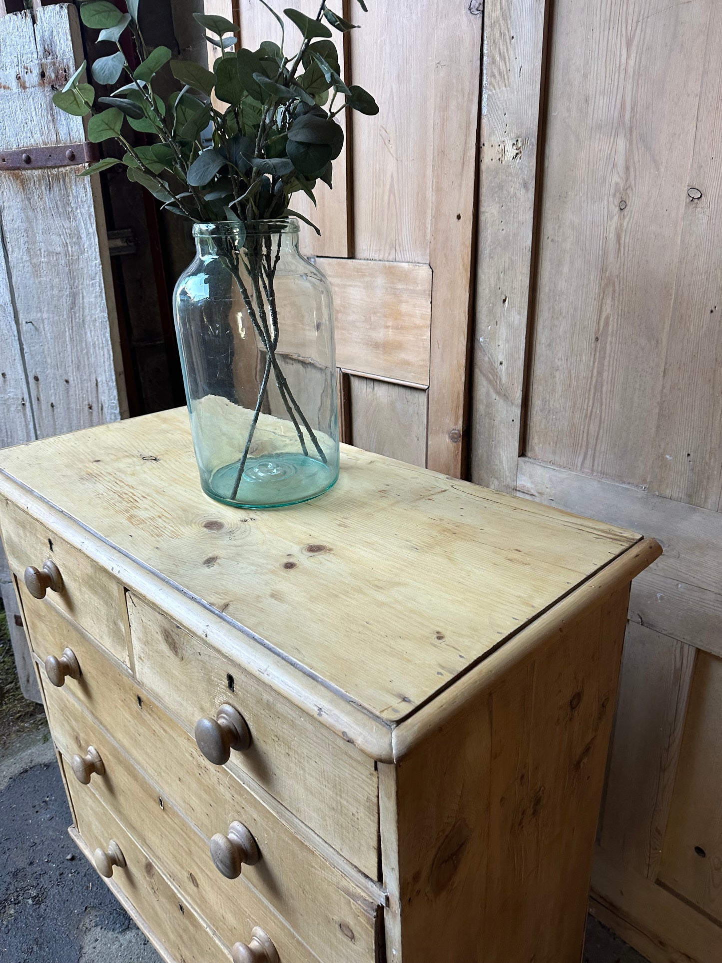 Vintage chest of drawers