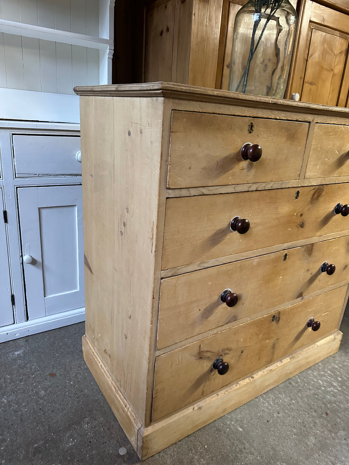 Vintage chest of drawers