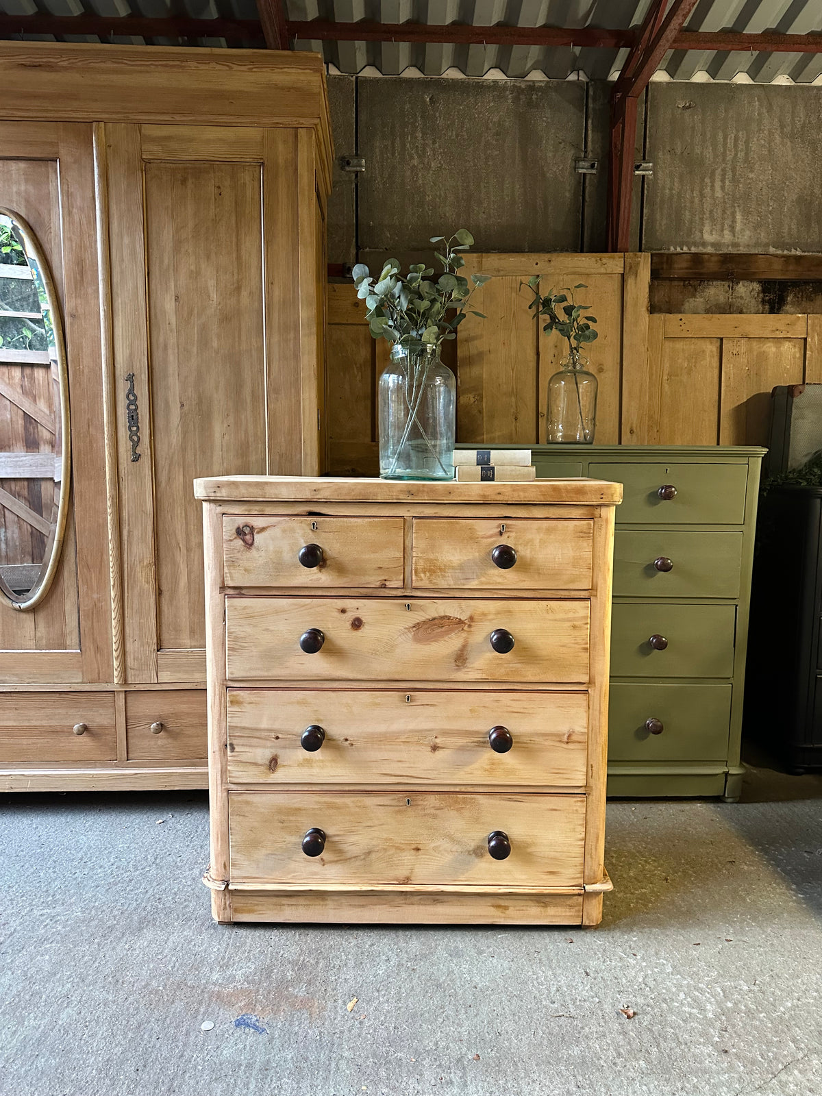 Vintage chest of drawers