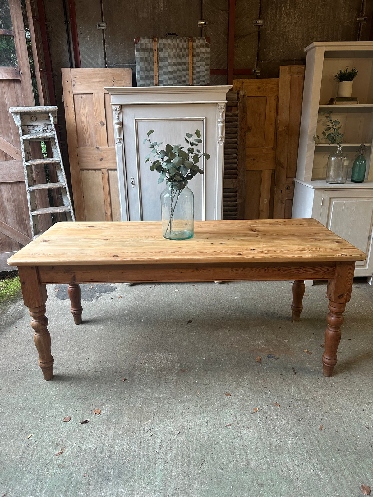 Farmhouse table 8 seater
