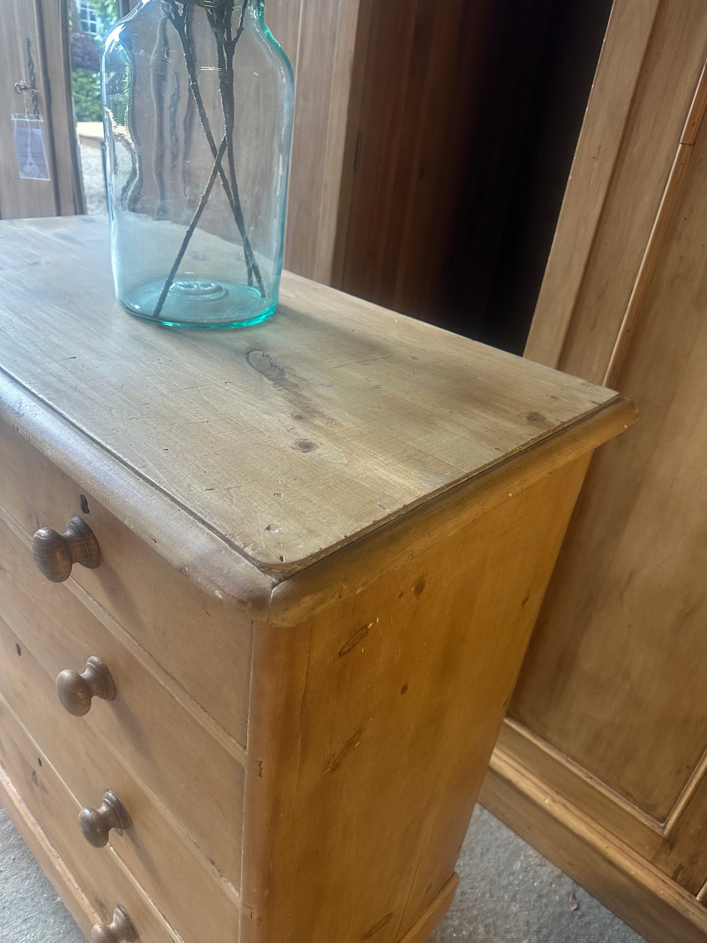 Vintage chest of drawers