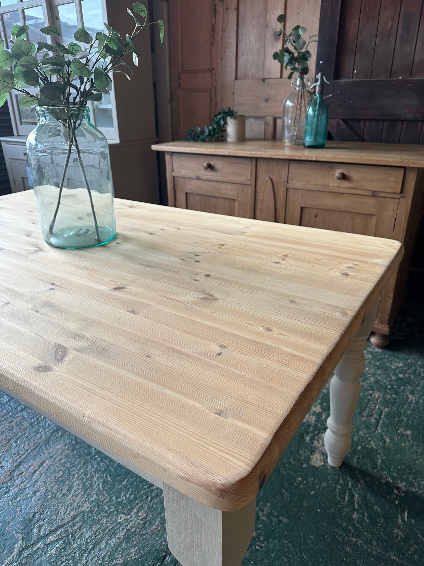 Rustic farmhouse table 6 seater