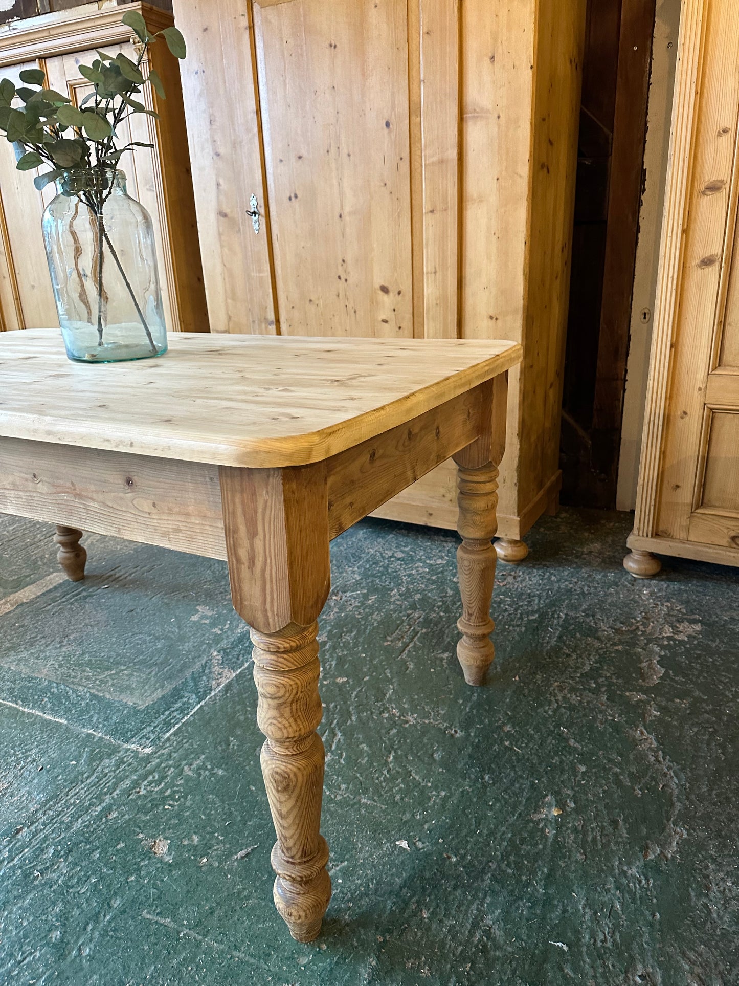 Rustic farmhouse table 6 seater