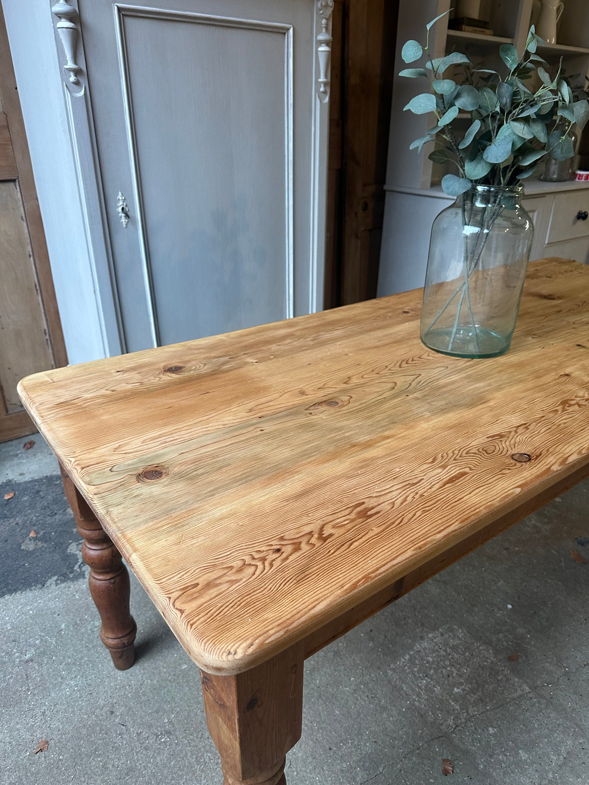 Farmhouse table 8 seater