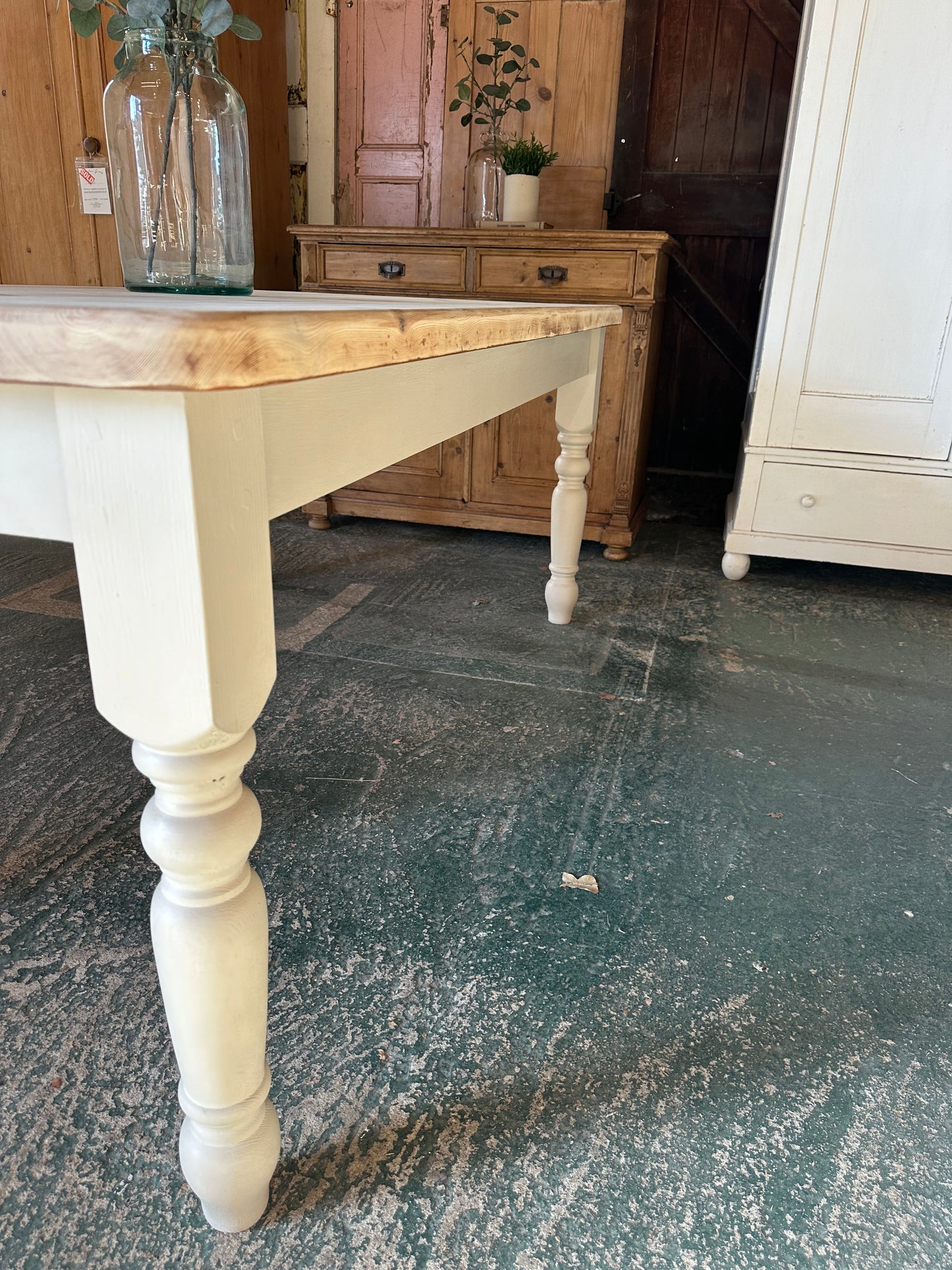 Rustic farmhouse table 8 seater