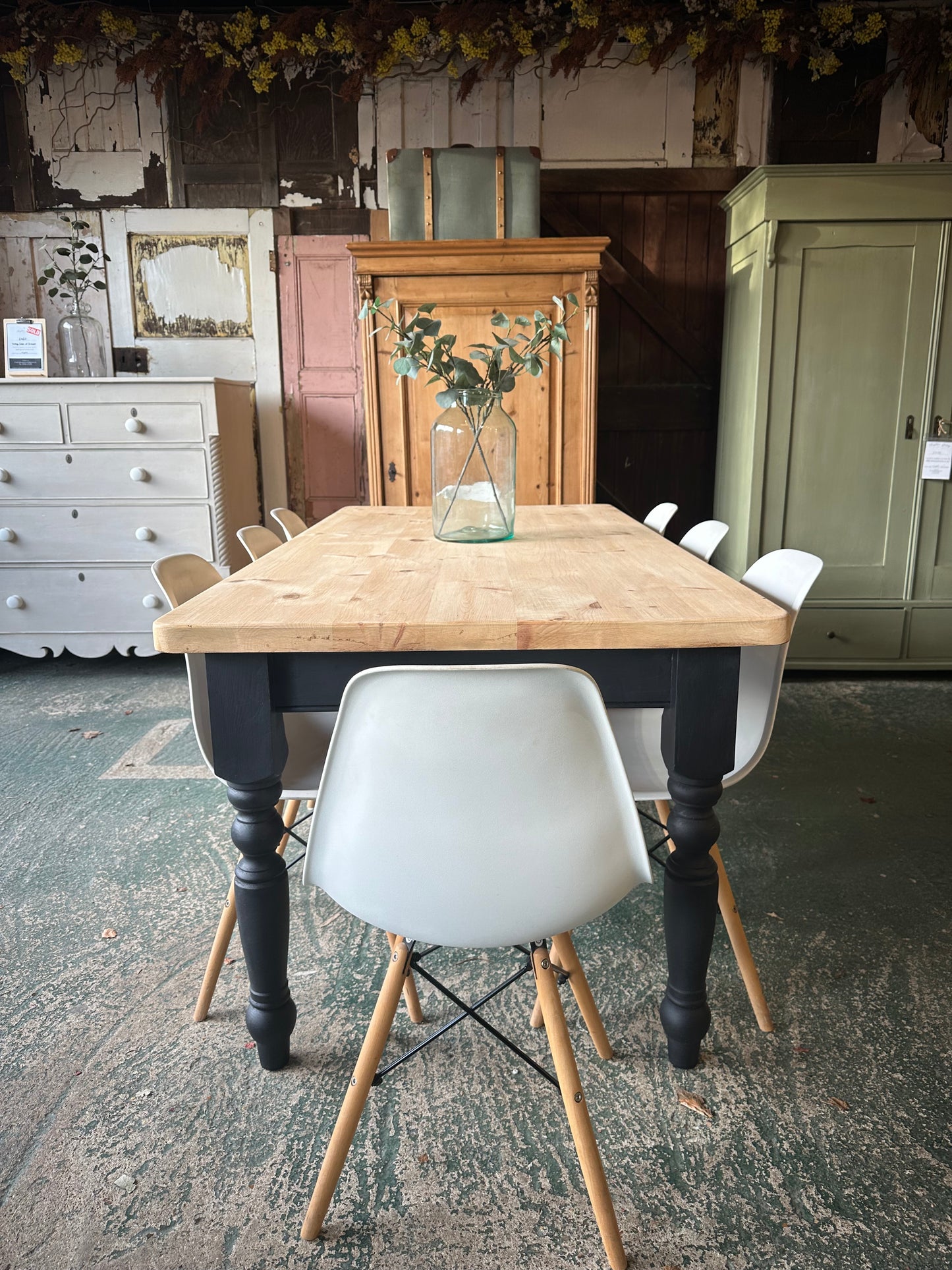 Farmhouse table 8 seater