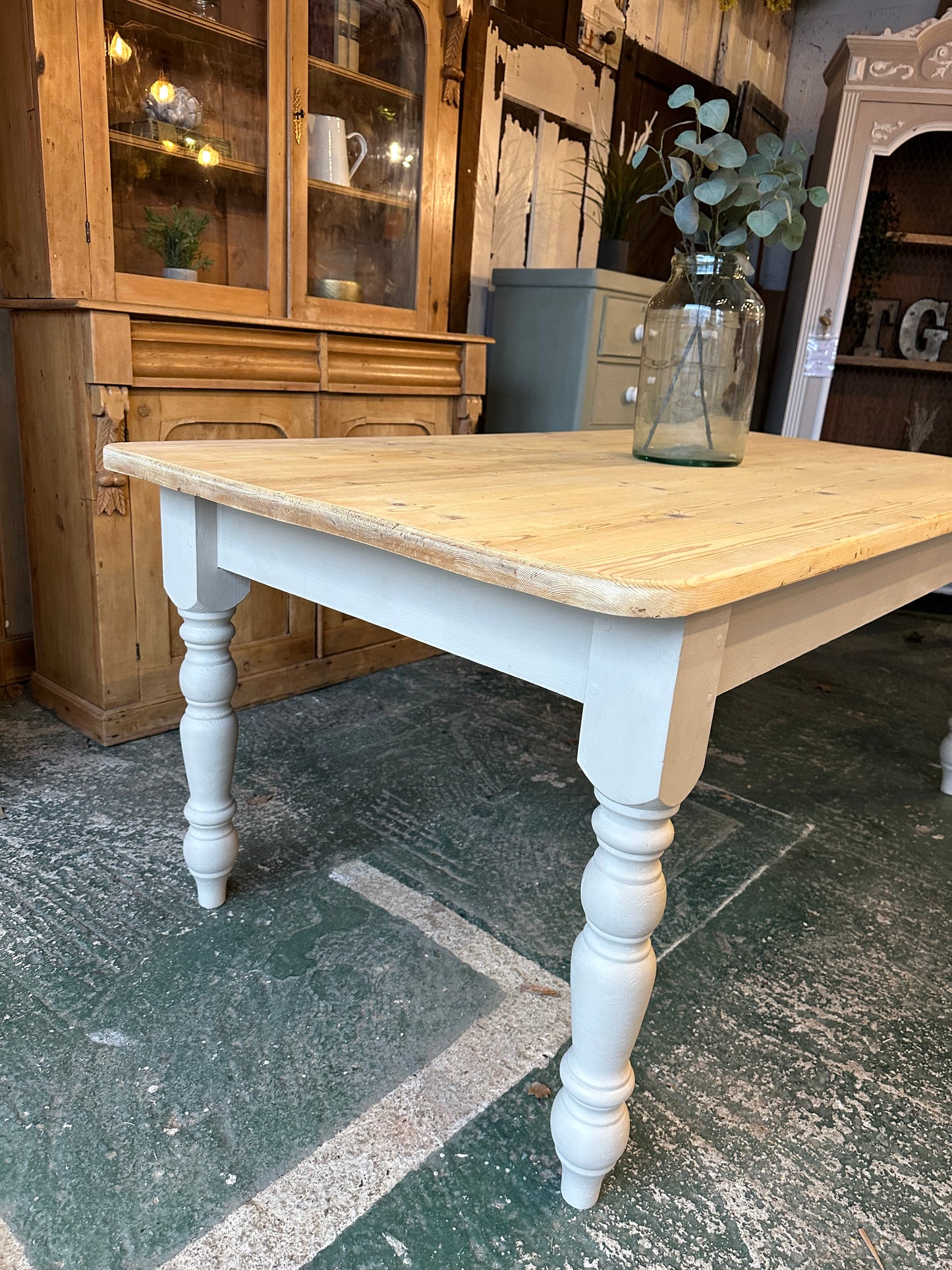 Rustic farmhouse table 8 seater