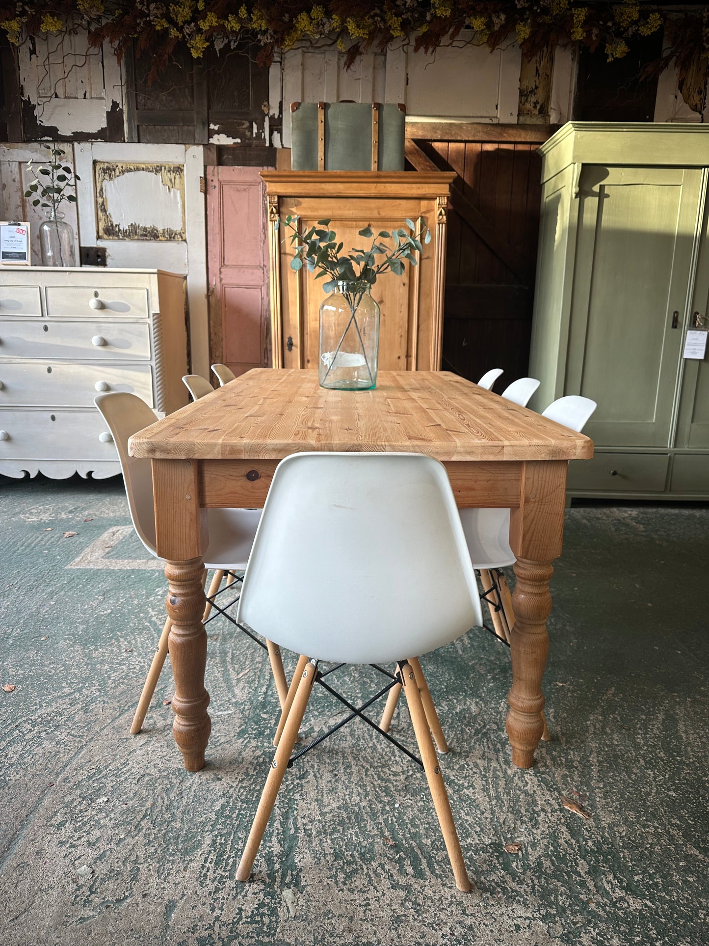Farmhouse table 8 seater