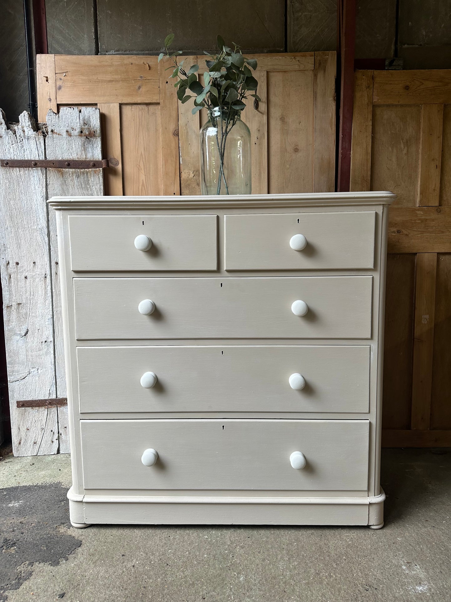 Vintage chest of drawers