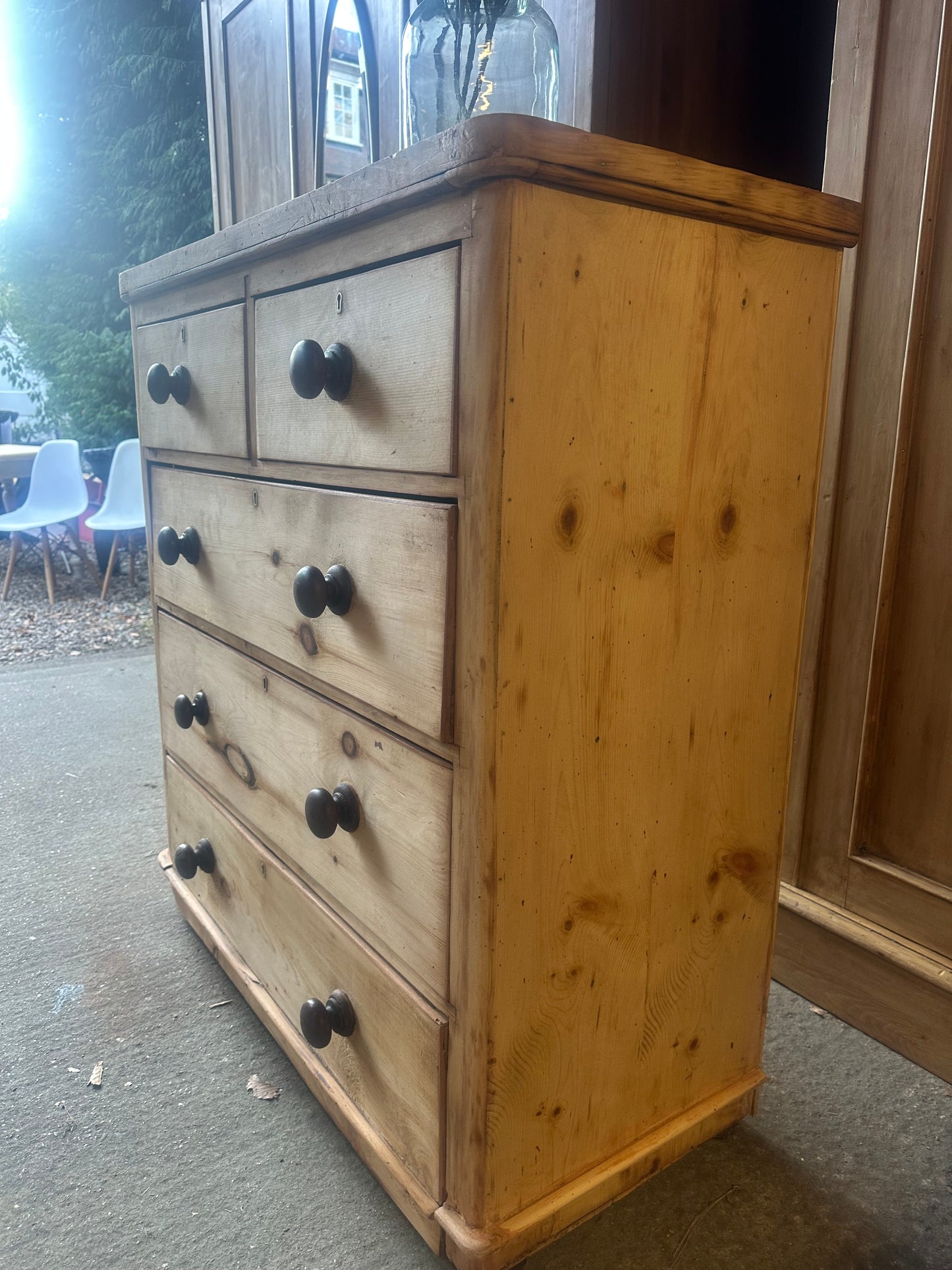 Vintage chest of drawers