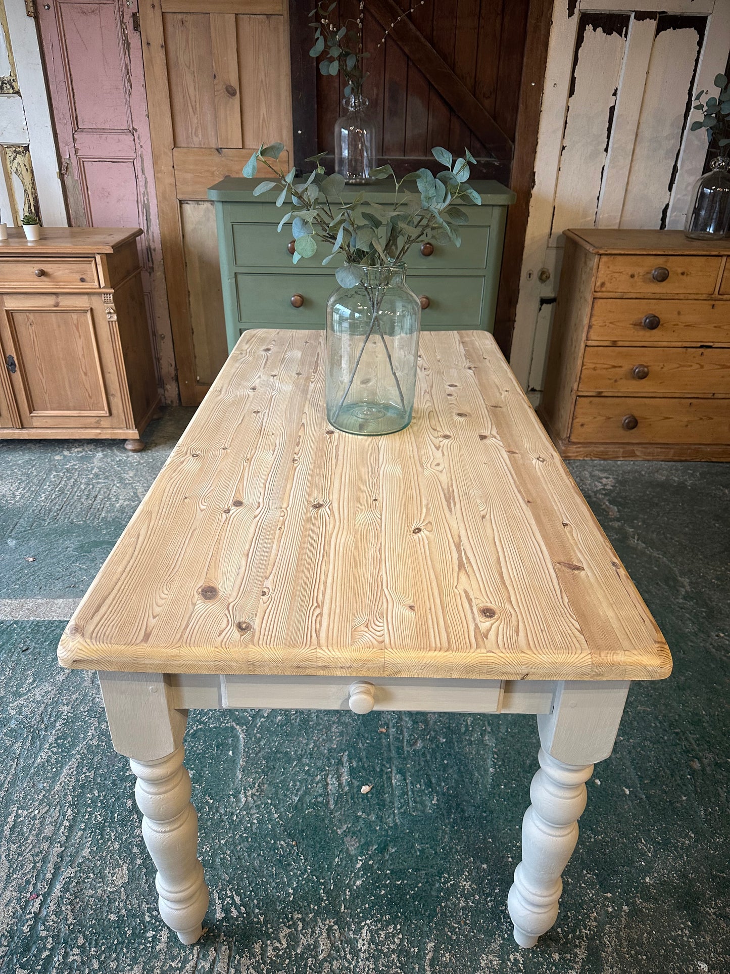 Rustic farmhouse table 6 seater