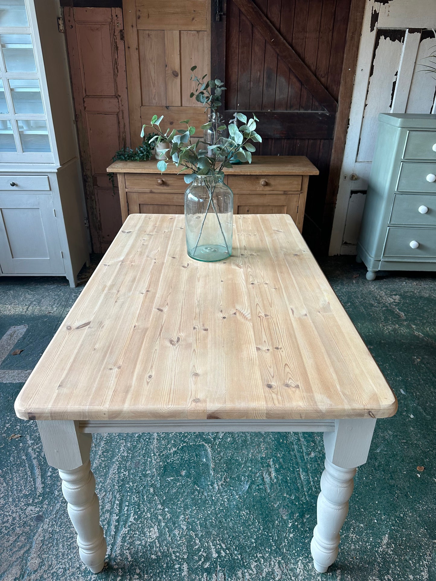 Rustic farmhouse table 6 seater