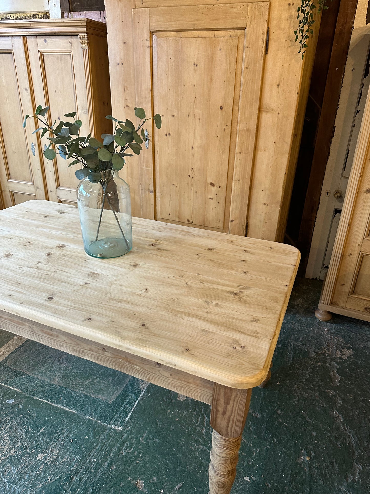 Rustic farmhouse table 6 seater