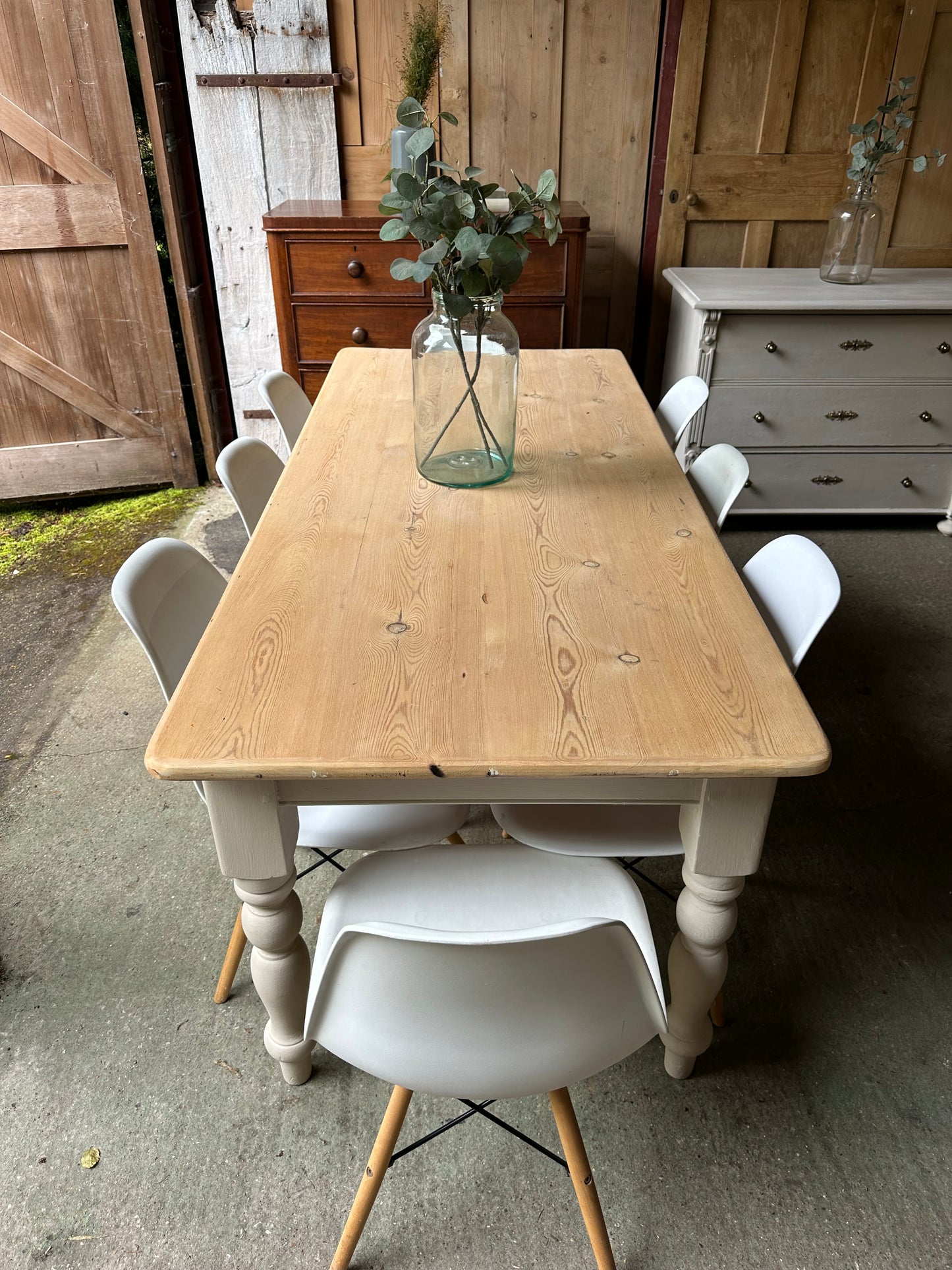 Farmhouse table 8 seater