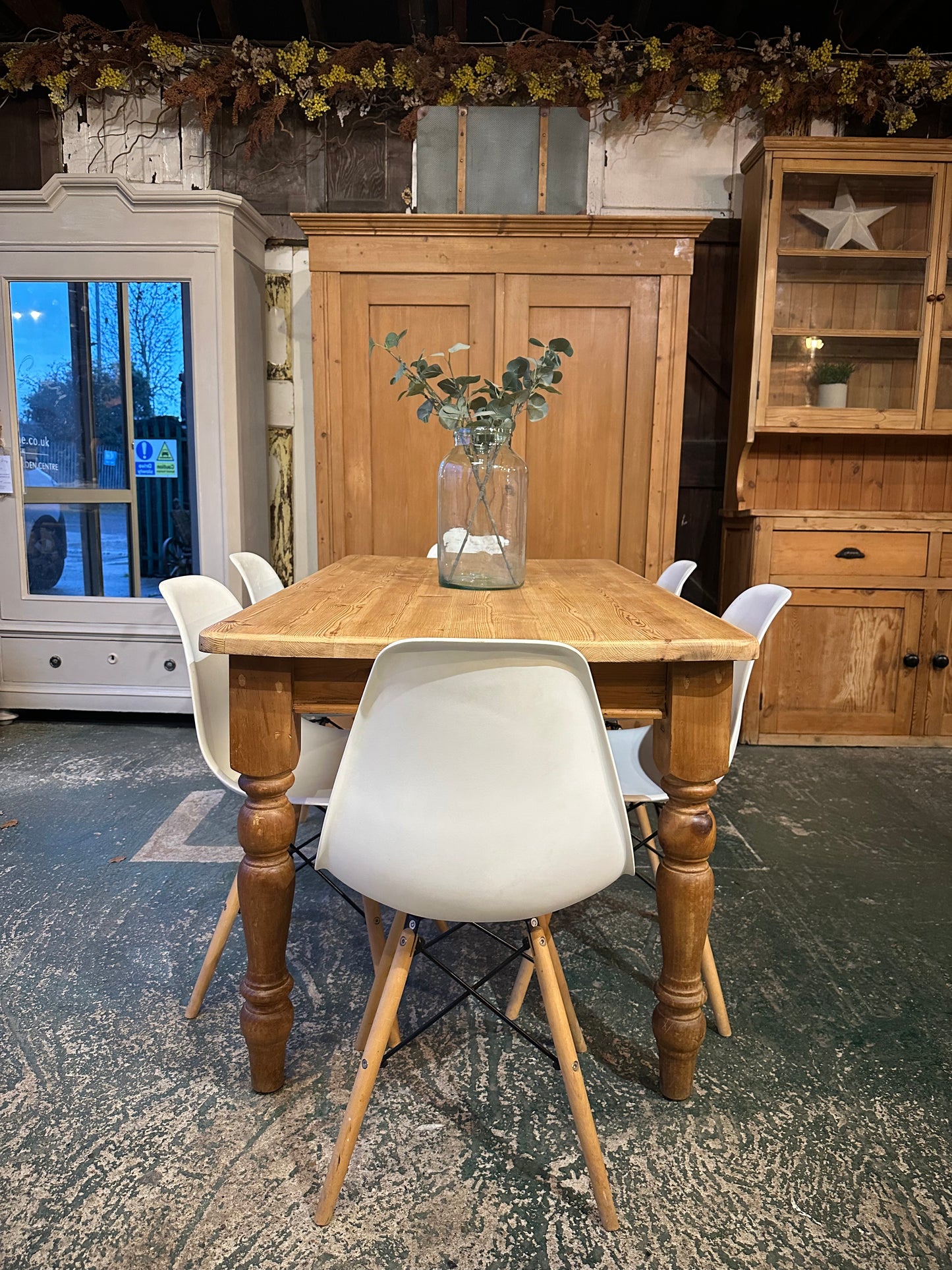 Rustic farmhouse table 6 seater