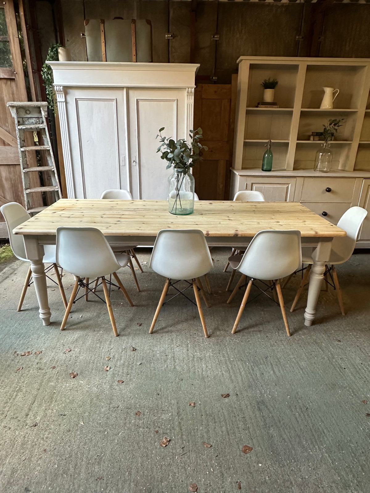 Farmhouse table large 8 seater