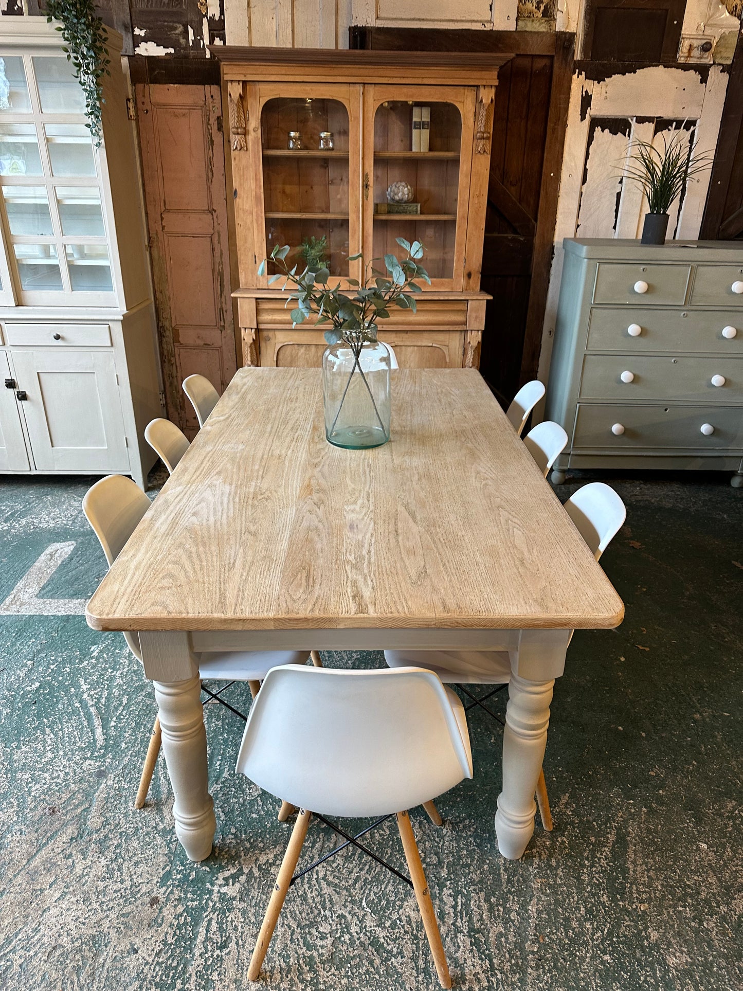 Rustic farmhouse oak table 8 seater