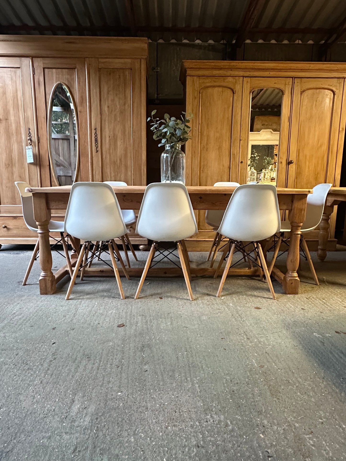 Farmhouse table large 8 seater