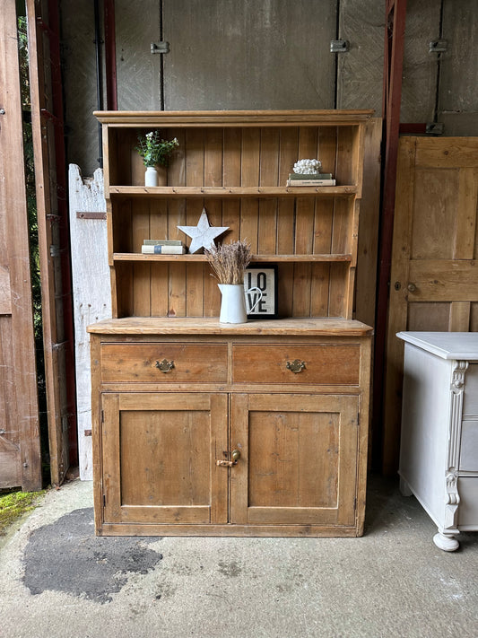Vintage dresser