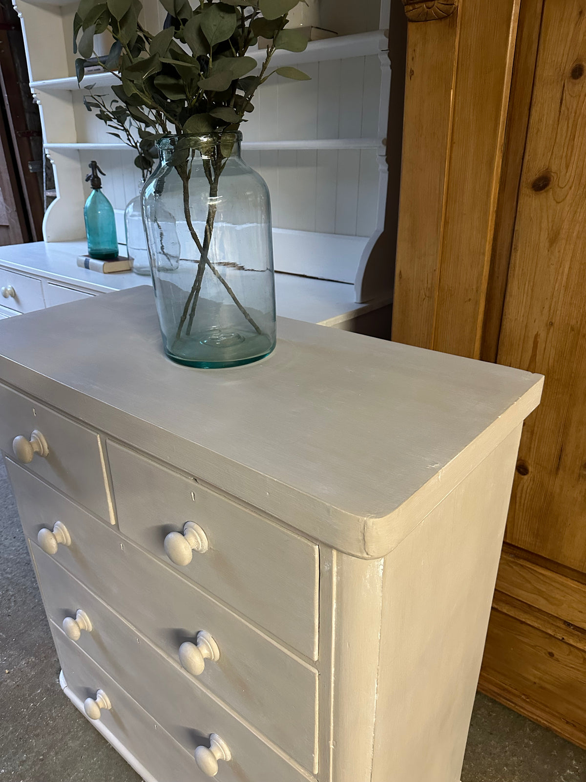 Vintage chest of drawers