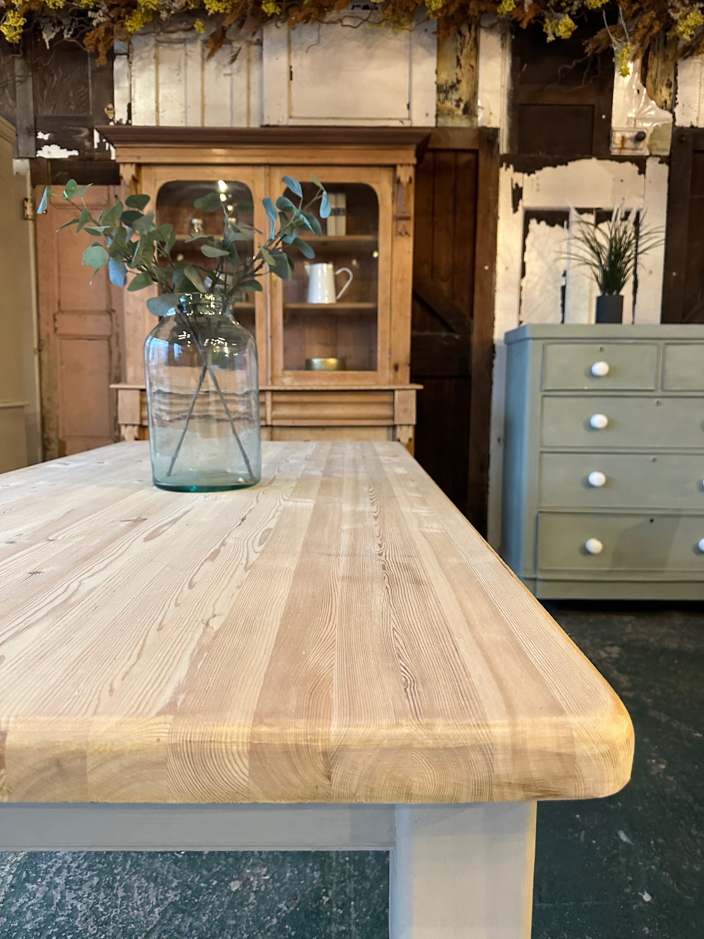 Rustic farmhouse table 8 seater