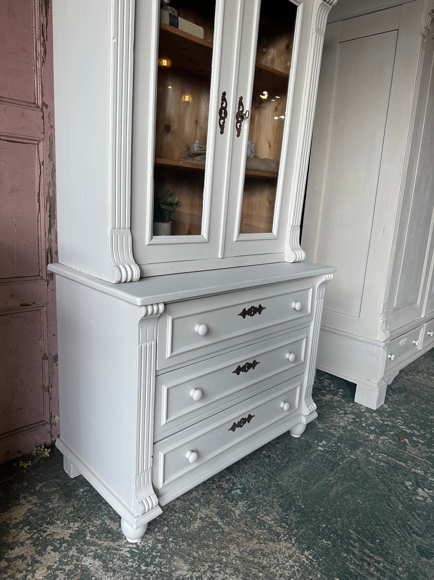 Vintage dresser