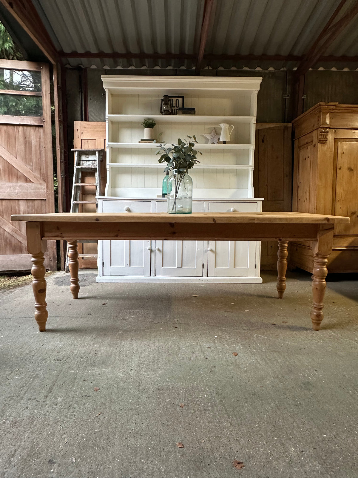 Farmhouse table large 8 seater