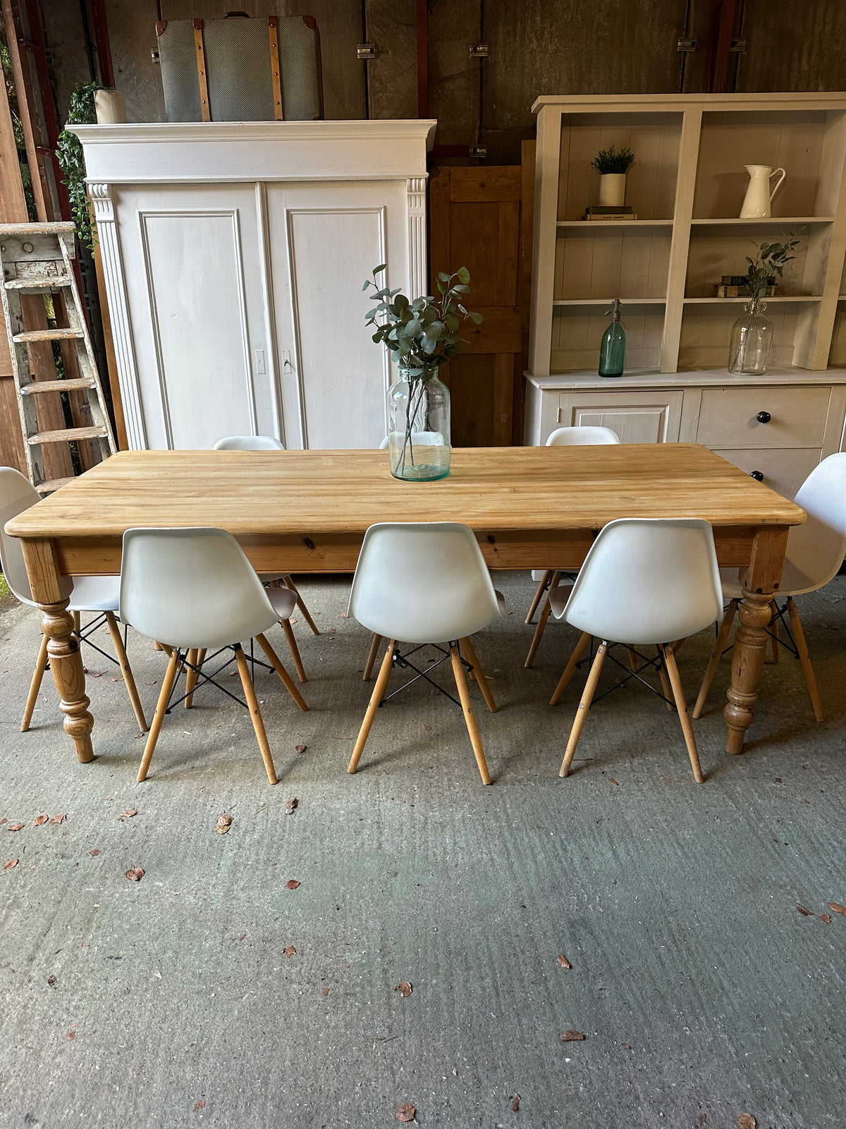 Farmhouse table large 8 seater