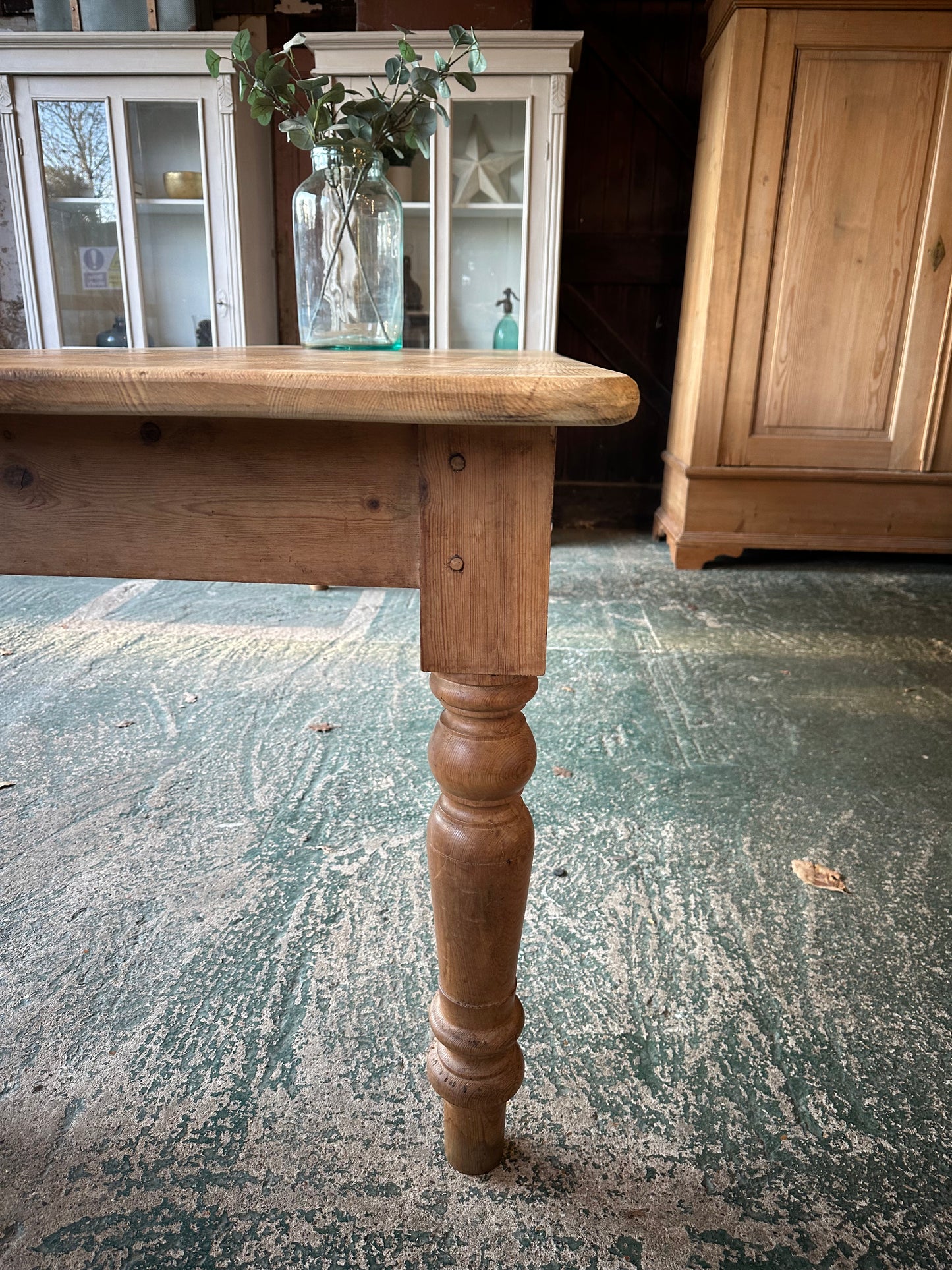 Rustic farmhouse table 10 seater