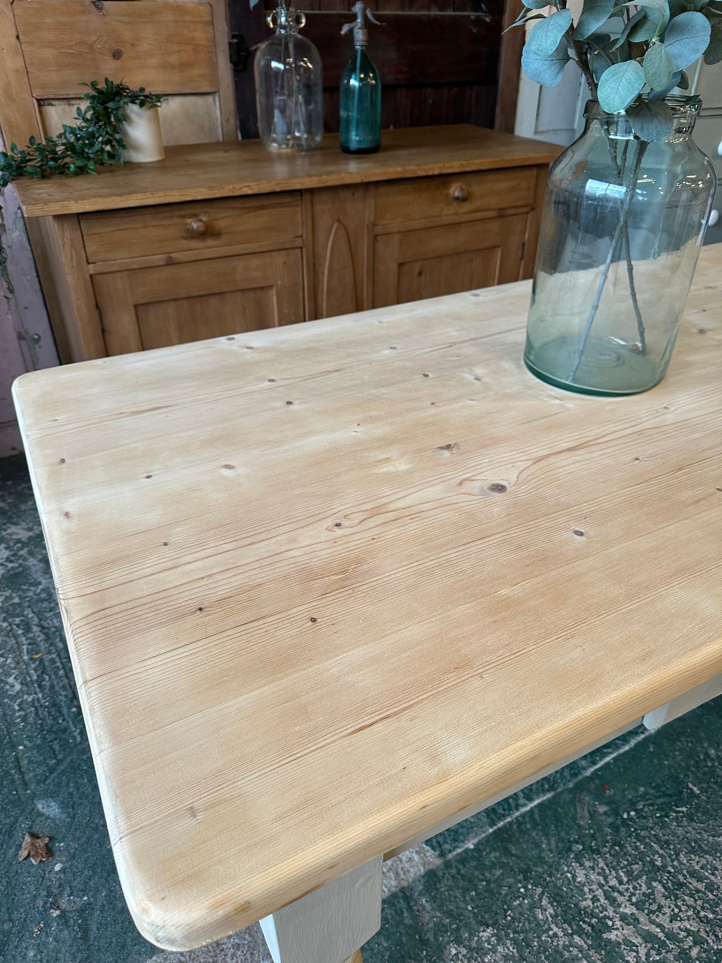 Rustic farmhouse table 6 seater