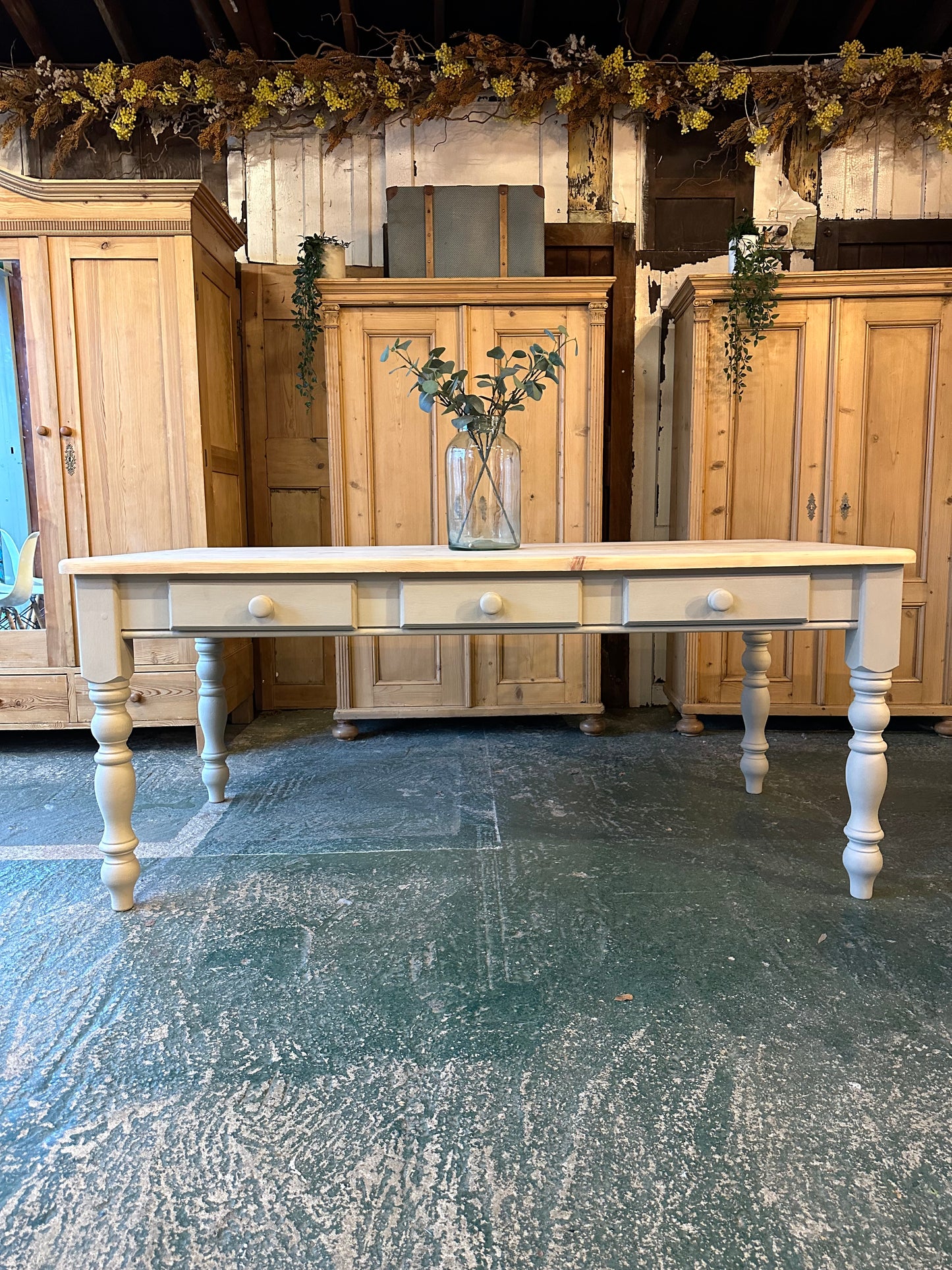 Rustic farmhouse table 8 seater