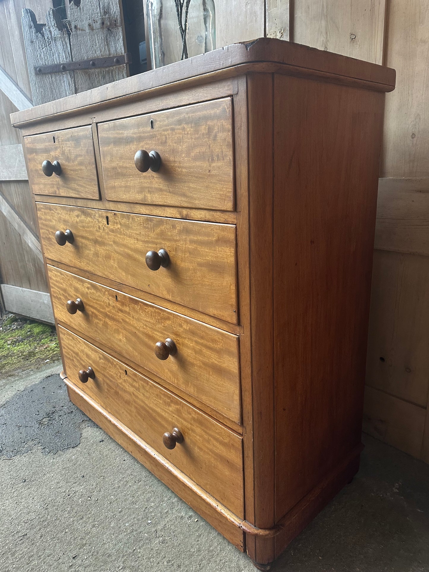 Vintage chest of drawers