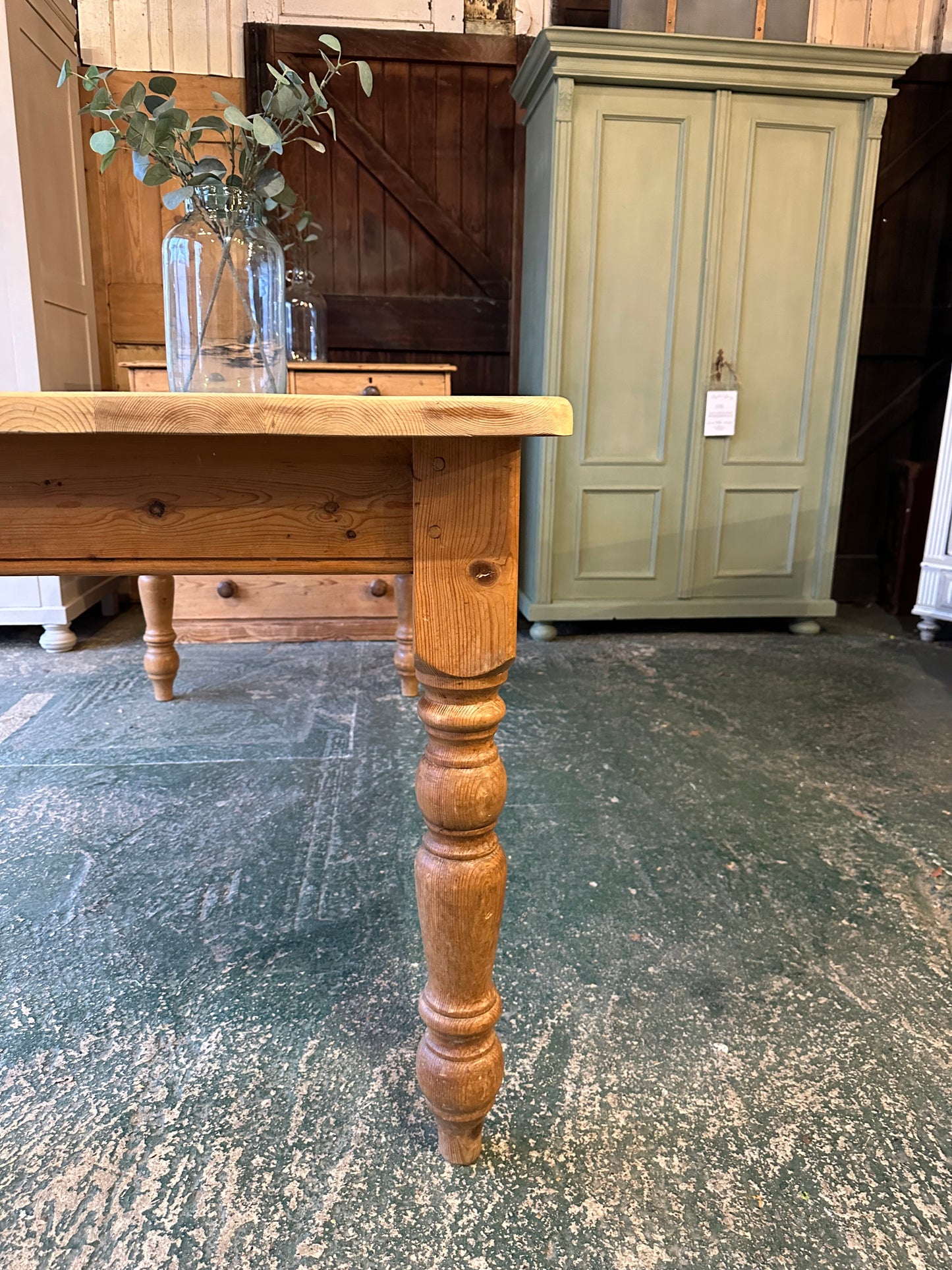 Rustic farmhouse table 8 seater