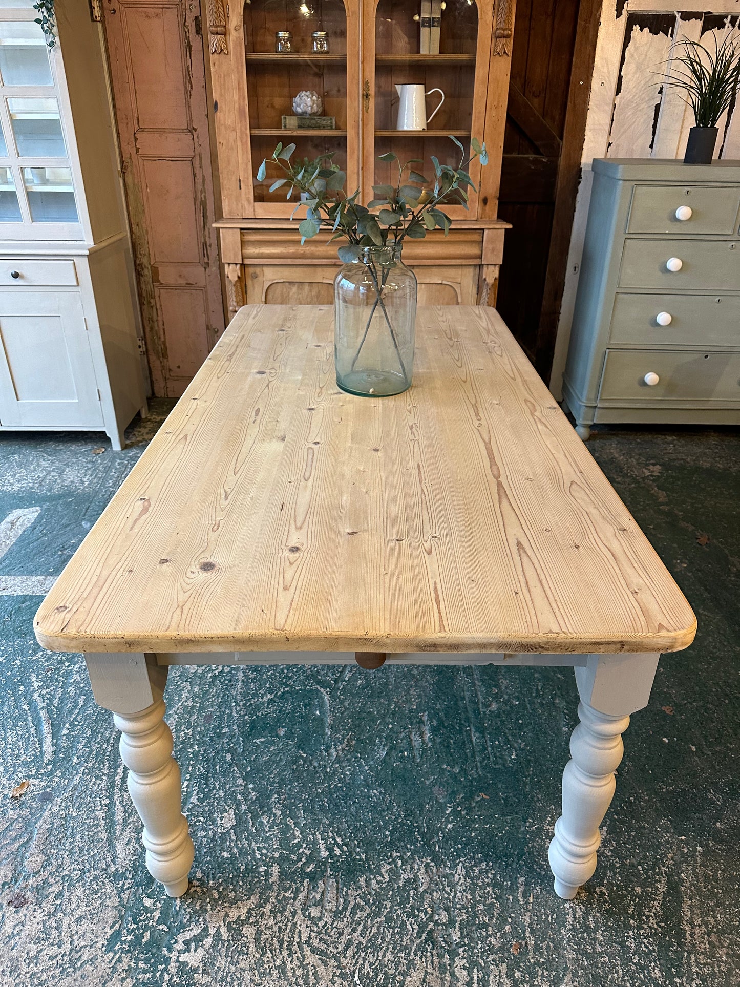 Rustic farmhouse table 8 seater