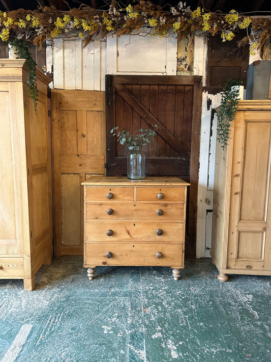 Rustic vintage chest of drawers