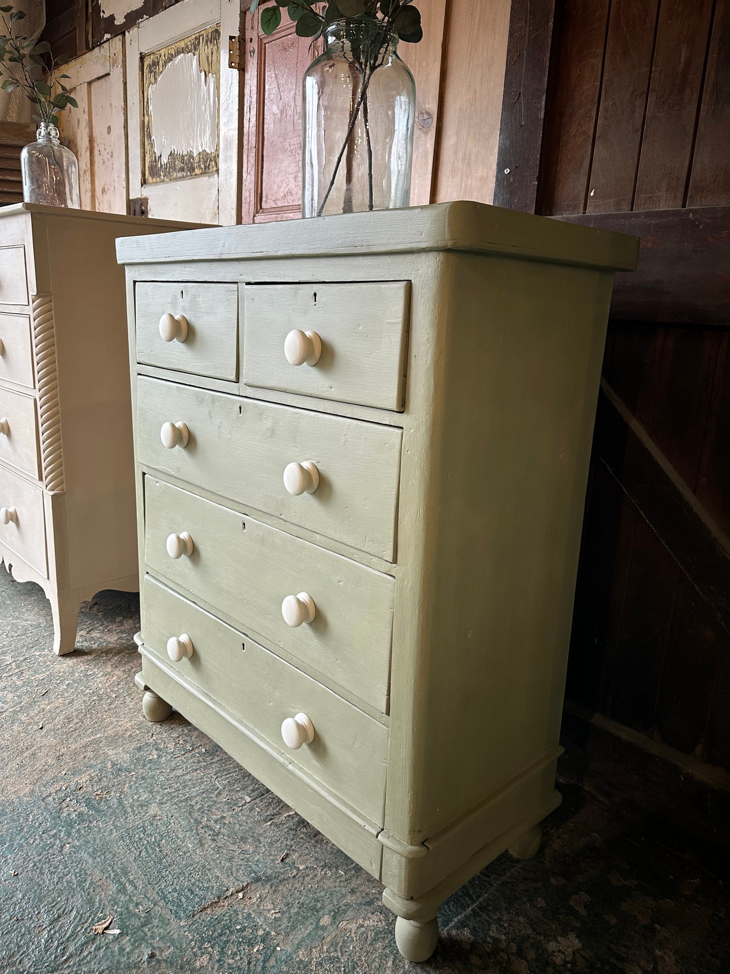 Rustic vintage chest of drawers