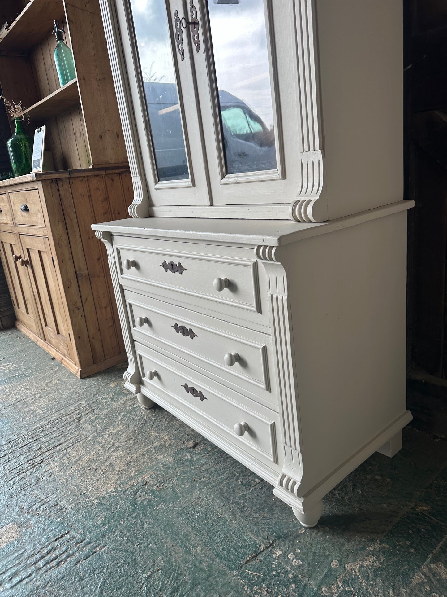 Vintage dresser