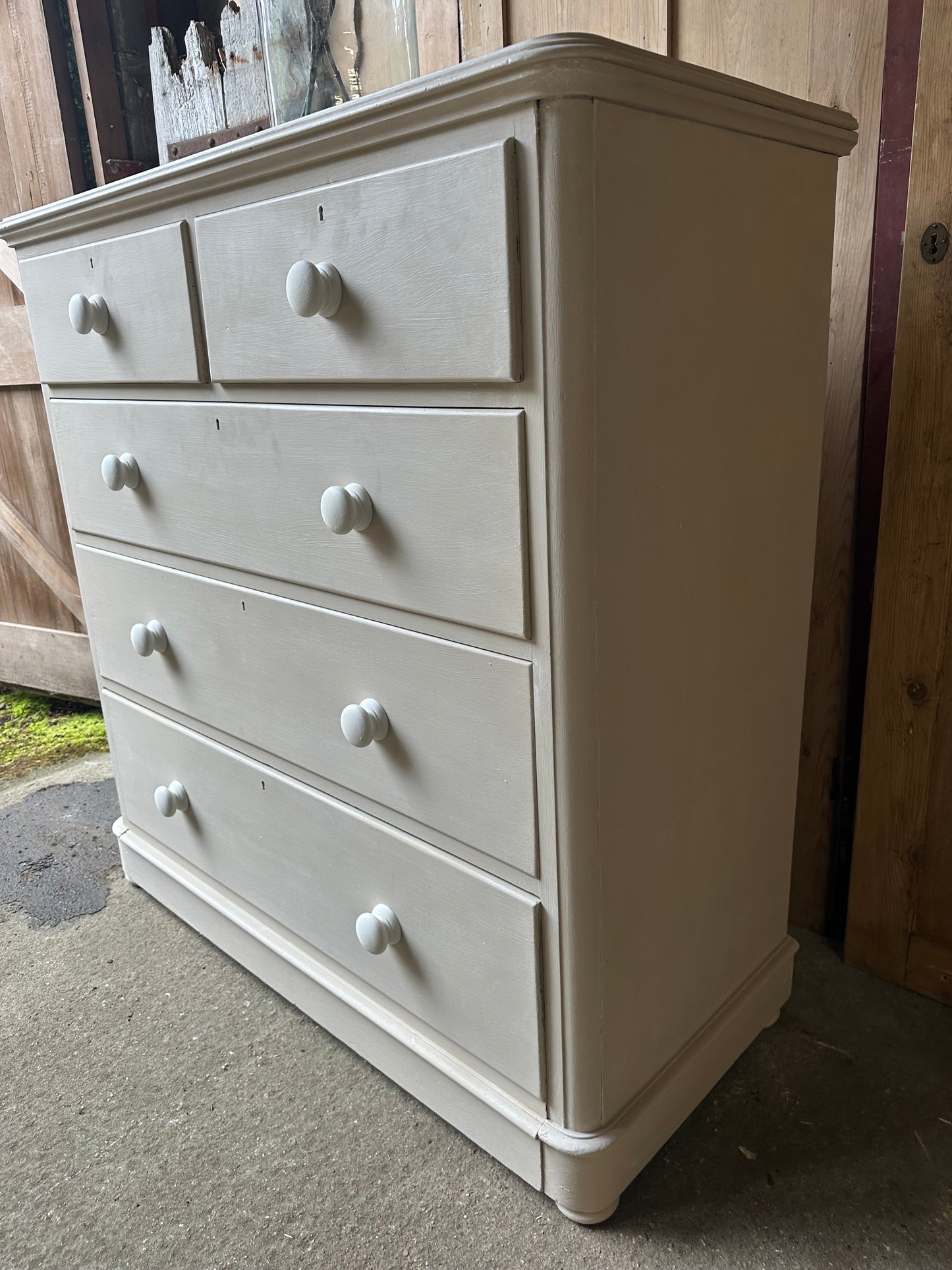 Vintage chest of drawers