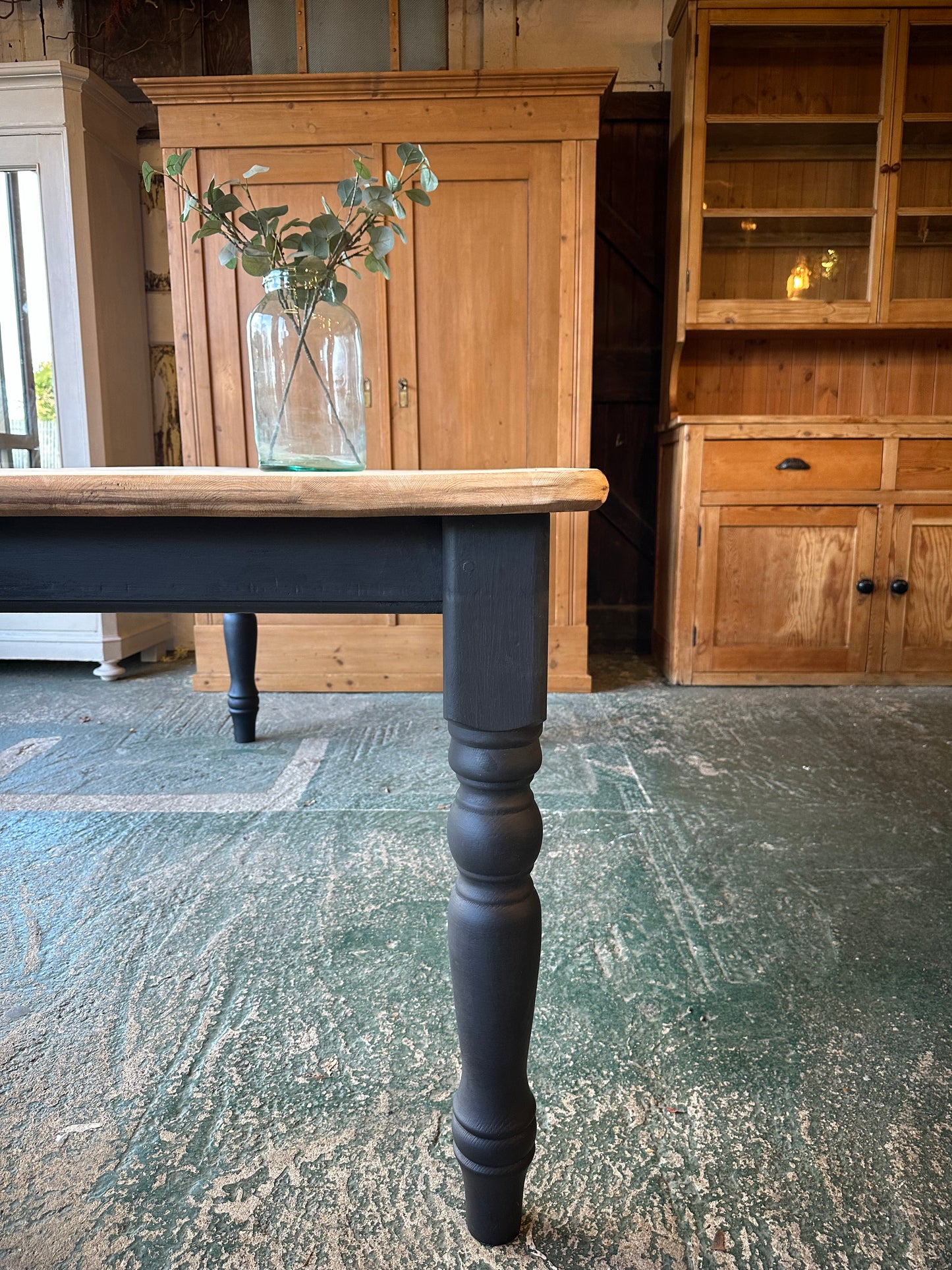 Rustic farmhouse table 8 seater