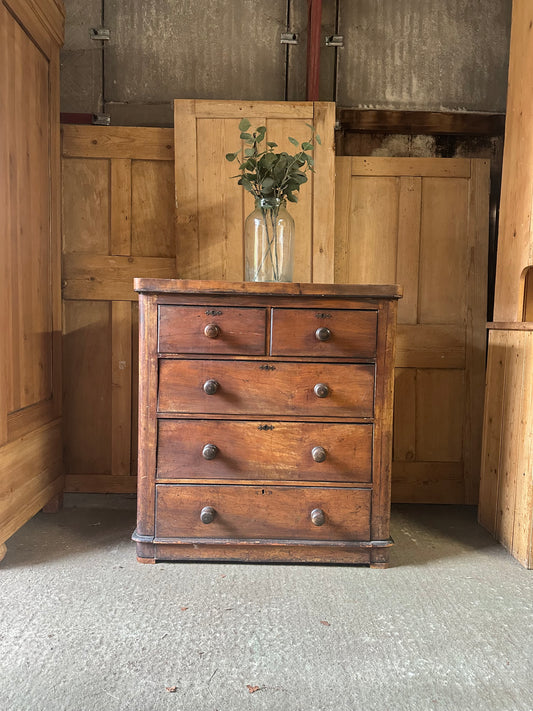 Vintage chest of drawers