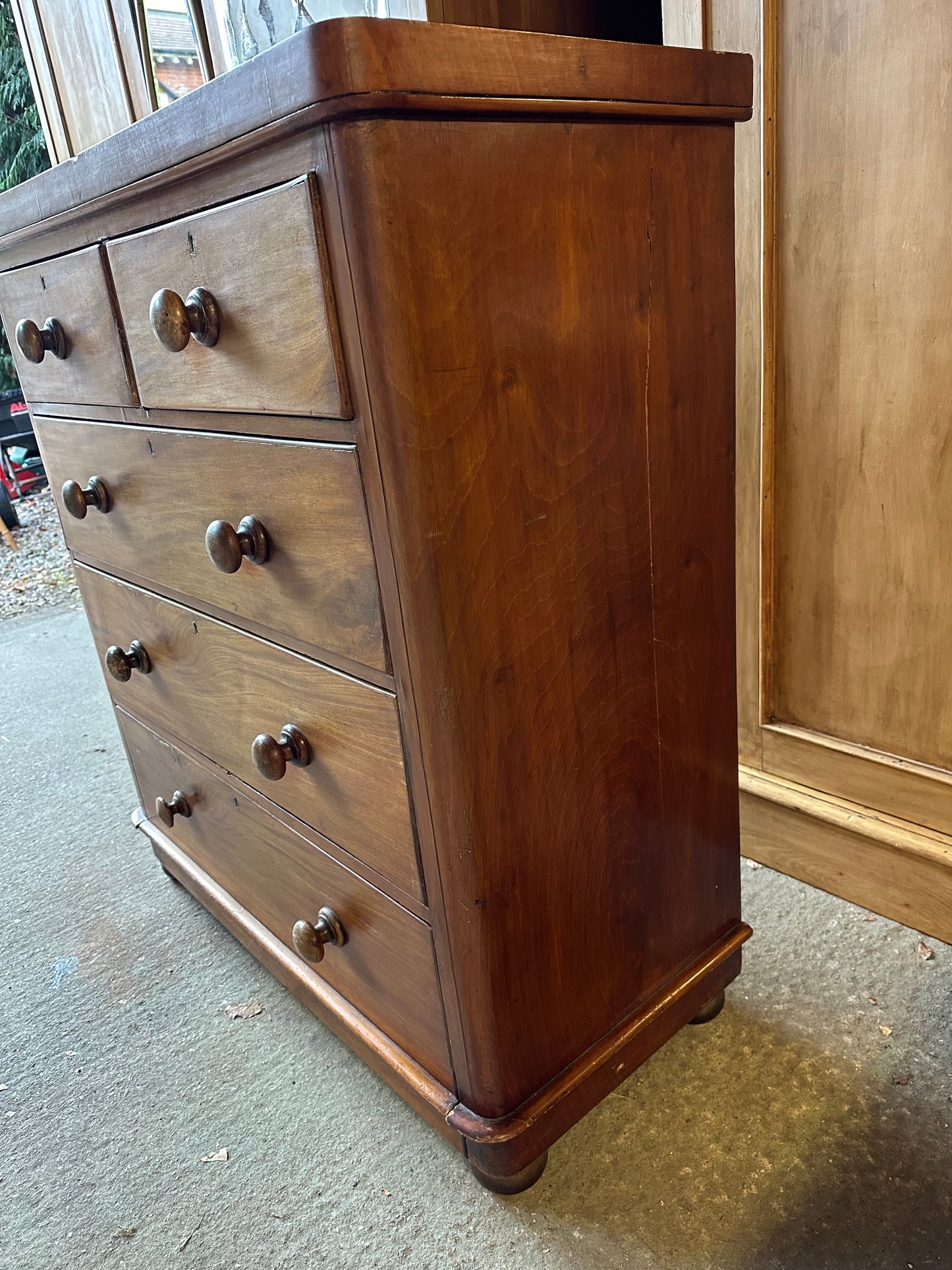 Vintage chest of drawers
