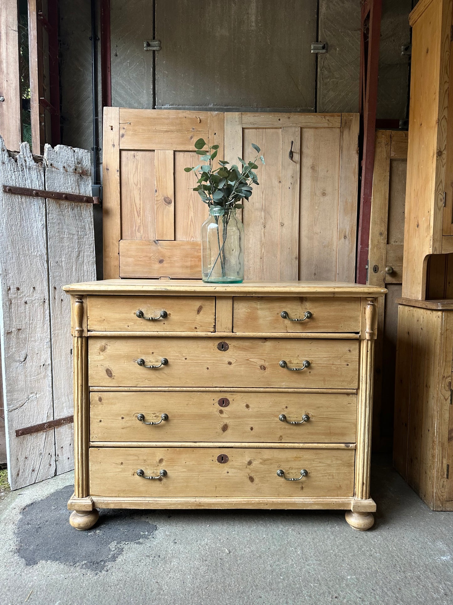 Vintage chest of drawers