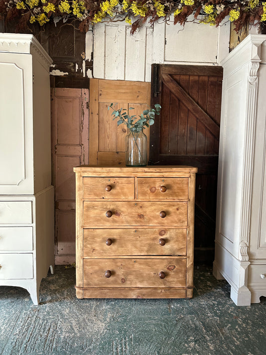 Vintage chest of drawers