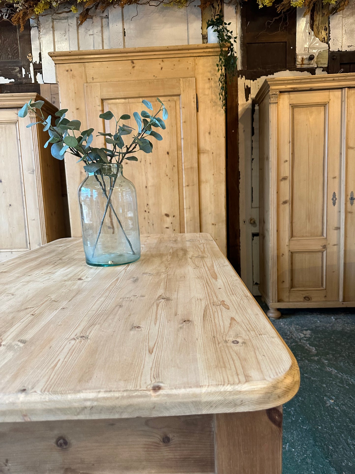 Rustic farmhouse table 6 seater