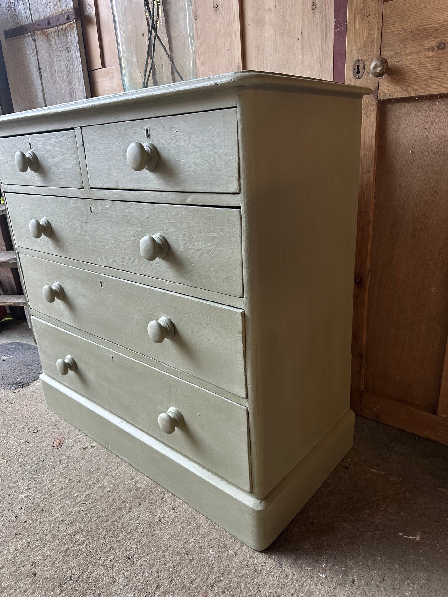 Vintage chest of drawers