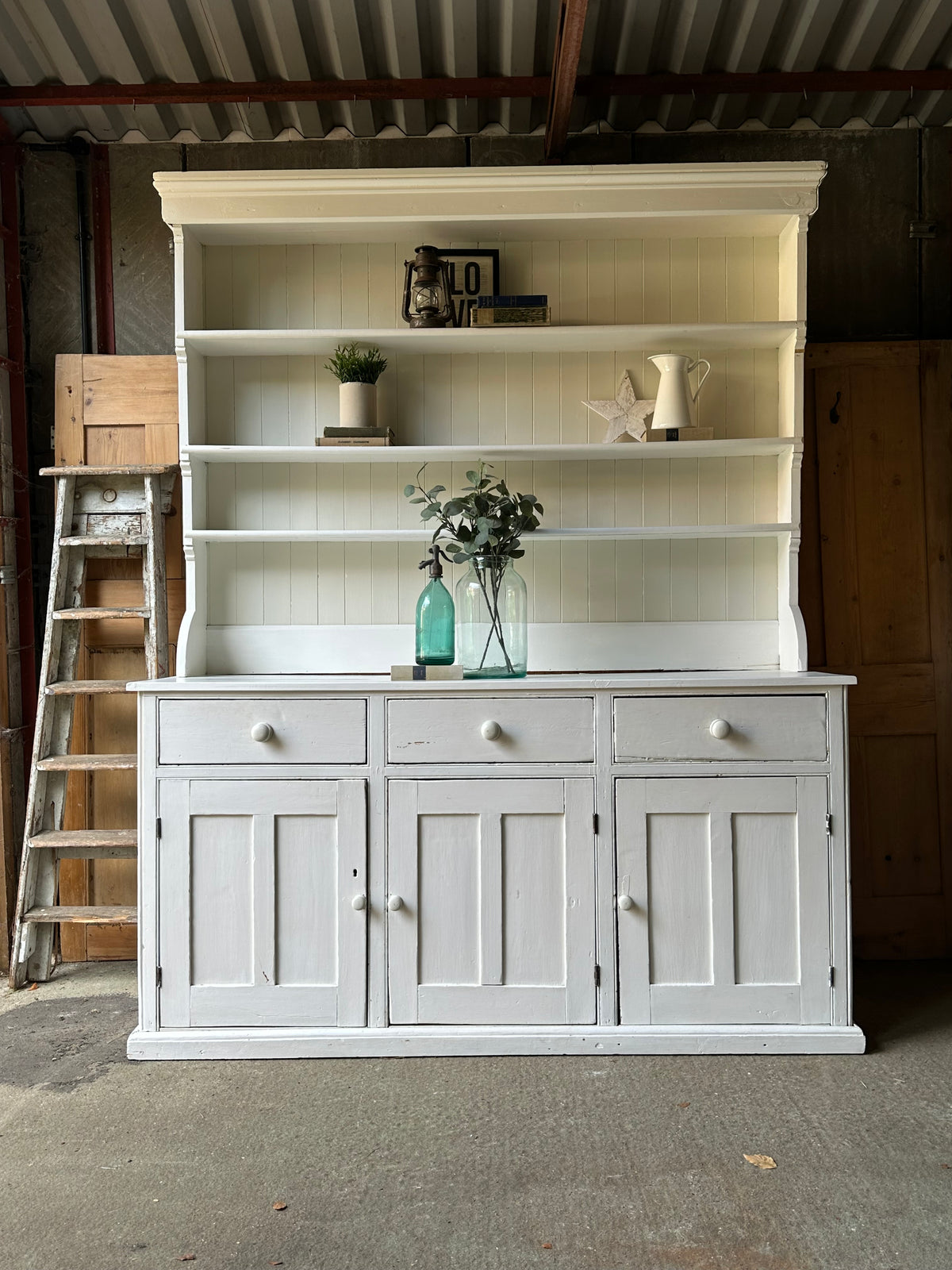 Vintage dresser
